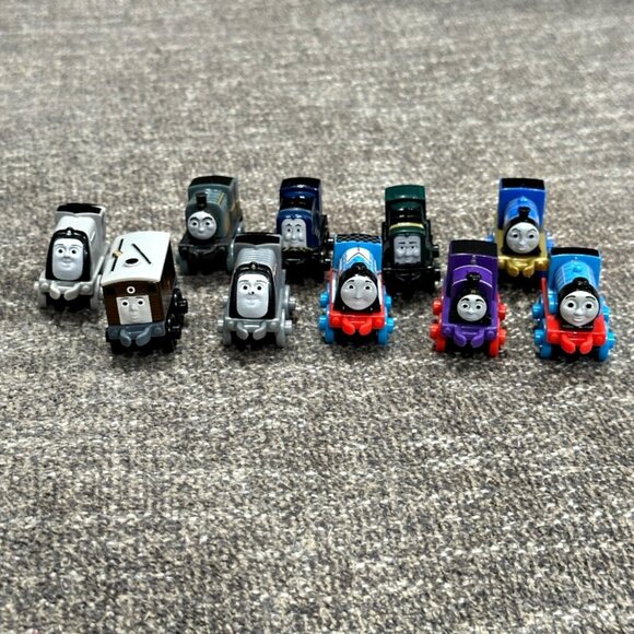 Thomas and Friends Minis Micro Mini Trains Lot of 10 Toys 1.5 Inch - Picture 1 of 3